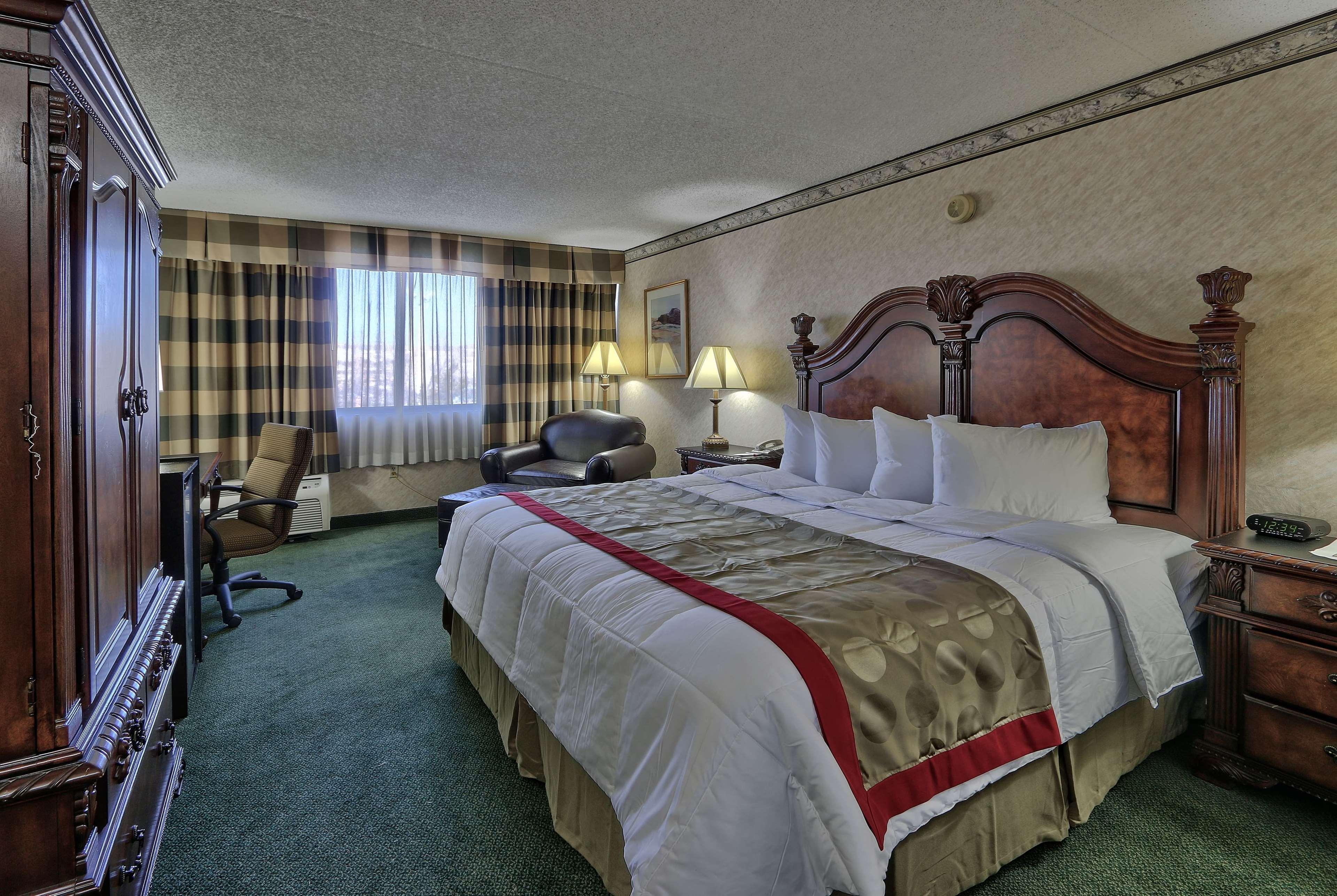 Hotel Ramada By Wyndham Albuquerque Midtown Exterior foto