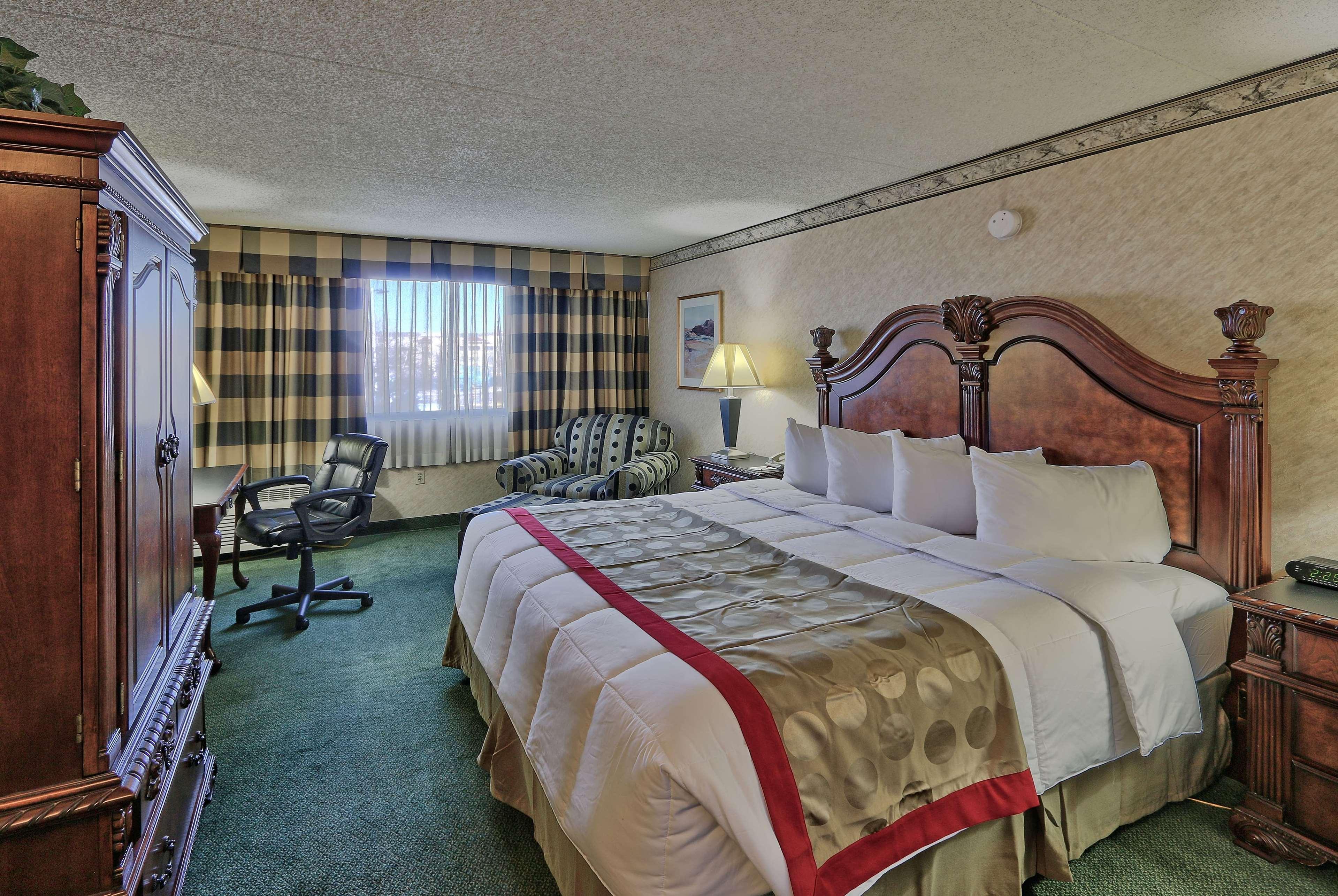 Hotel Ramada By Wyndham Albuquerque Midtown Exterior foto