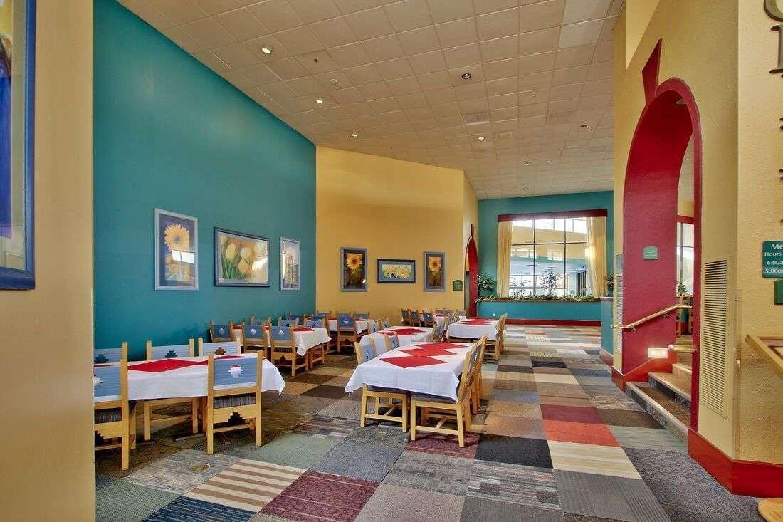 Hotel Ramada By Wyndham Albuquerque Midtown Exterior foto
