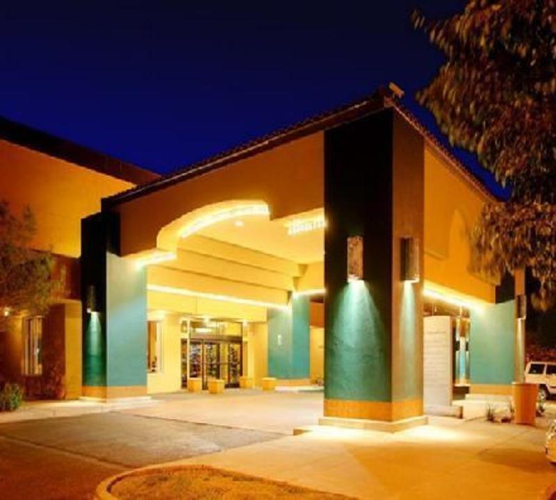 Hotel Ramada By Wyndham Albuquerque Midtown Exterior foto
