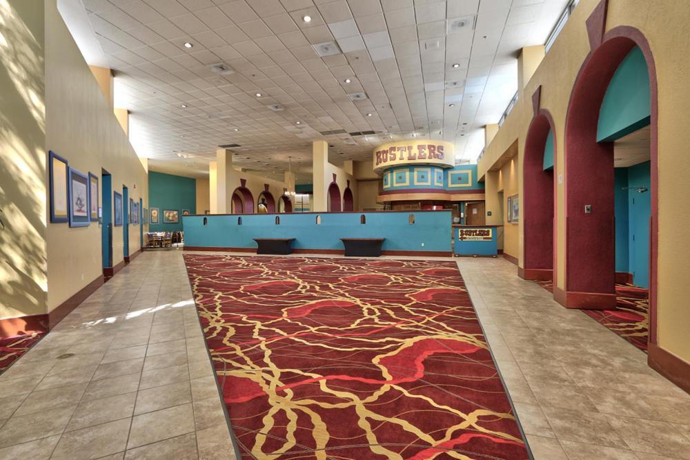 Hotel Ramada By Wyndham Albuquerque Midtown Exterior foto
